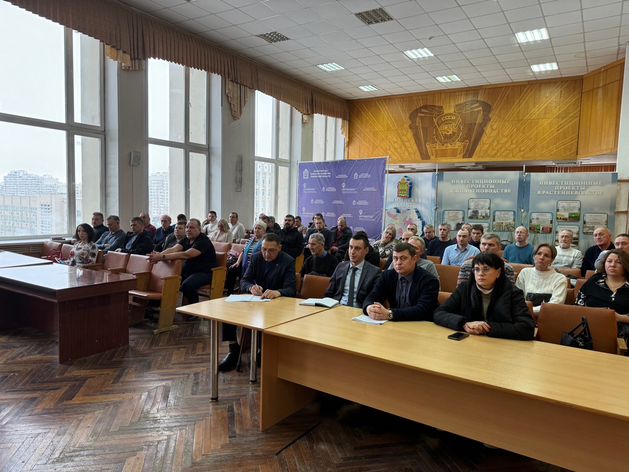 В связи с проведением праздничных мероприятий состоялось совещание по вопросам организации деятельности торговых развлекательных учреждений В связи с проведением праздничных мероприятий состоялось совещание по вопросам организации деятельности торговых развлекательных учреждений