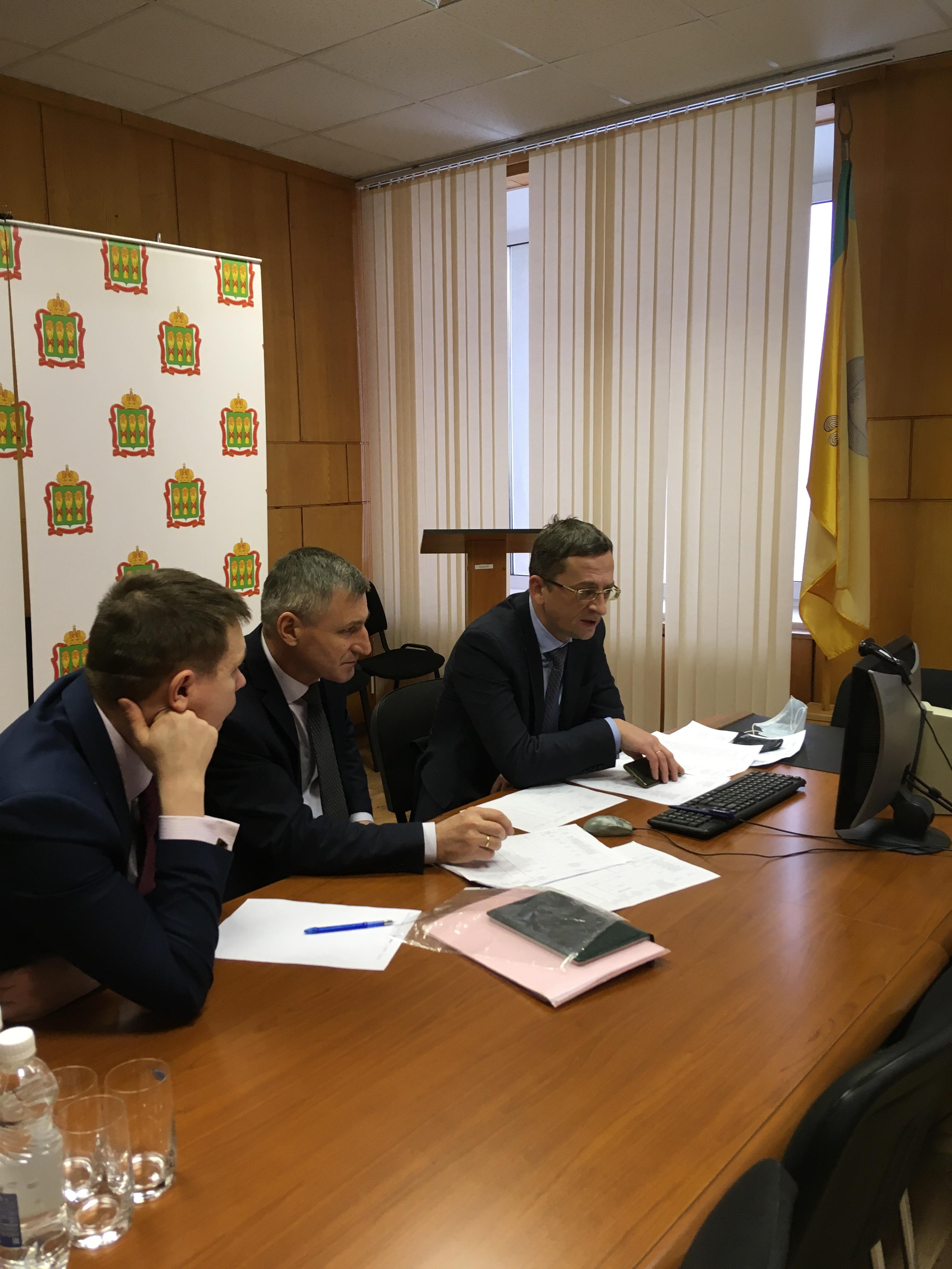 Роман Калентьев обсудил с районами участие региона в Ведомственном проекте «Современный облик сельских территорий» на 2022 год