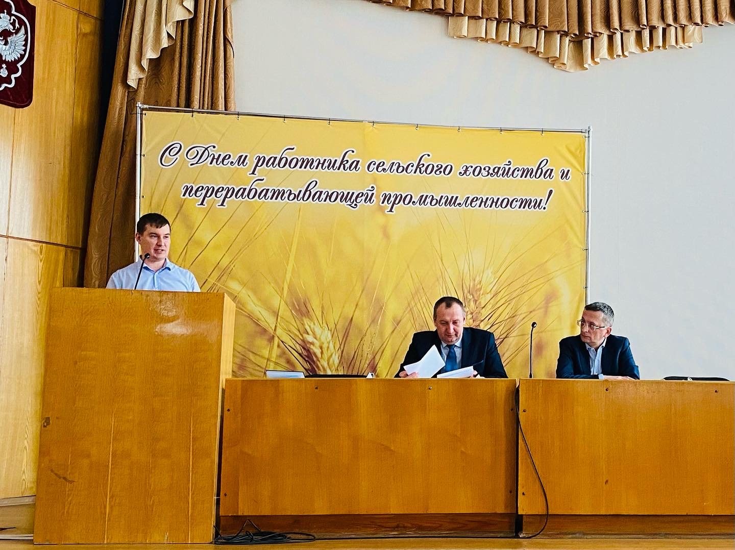 Роман Калентьев и Олег Кухарев провели рабочую встречу Роман Калентьев и Олег Кухарев провели рабочую встречу