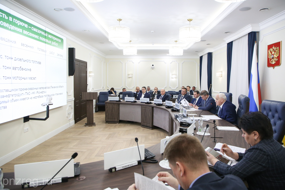 В правительстве Пензенской области обсудили готовность к весенним полевым работам