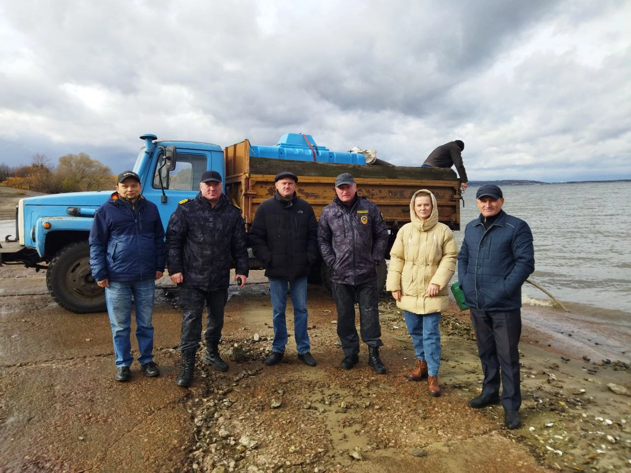  В Пензенское (Сурское) водохранилище выпустили  52 тысячи сеголеток толстолобика