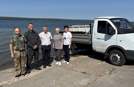 В Сурское водохранилище выпущена молодь толстолобика и белого амура В Сурское водохранилище выпущена молодь толстолобика и белого амура