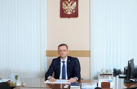 Поздравление Заместителя Председателя Правительства - Министра сельского хозяйства Пензенской области Романа Калентьева с Днём работника торговли