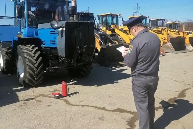 В Лунинском районе прошёл технический осмотр строительной техники