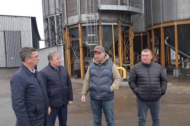 Роман Калентьев посетил сельхозпредприятия Земетчинского района