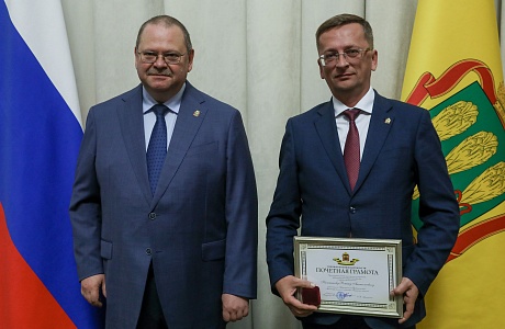 Заместитель Председателя Правительства - Министр сельского хозяйства Пензенской области Роман Калентьев получил государственную награду Заместитель Председателя Правительства - Министр сельского хозяйства Пензенской области Роман Калентьев получил государственную награду