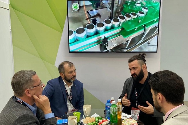 На Международном сельскохозяйственном конгрессе  «АSIAEXPO 2023» Роман Калентьев провел рабочие переговоры с представителями компании FLYSEEAGRO