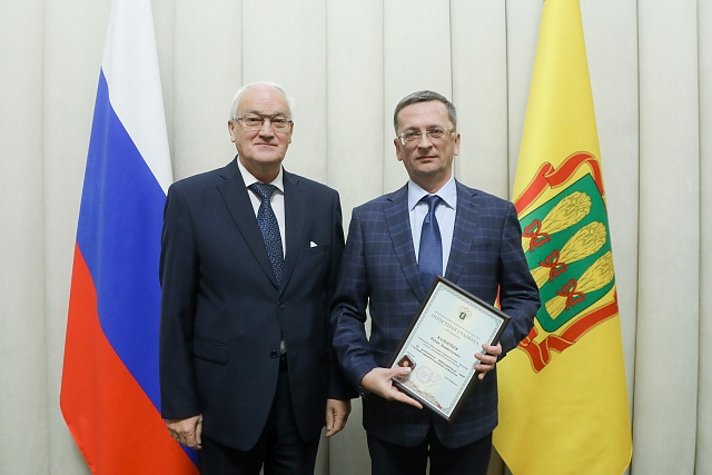 Заместитель Председателя Правительства - Министр сельского хозяйства Пензенской области Роман Калентьев получил награду федерального значения