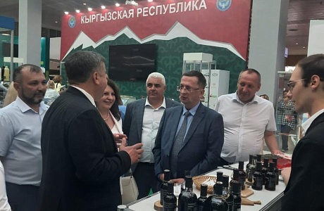 Председатель Брестского областного исполнительного комитета Юрий Шулейко посетил стенд Пензенской области на «Белагро – 2024»
