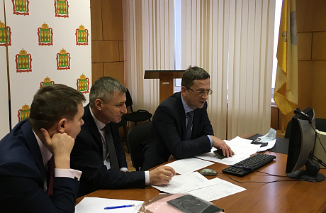 Роман Калентьев обсудил с районами участие региона в Ведомственном проекте «Современный облик сельских территорий» на 2022 год