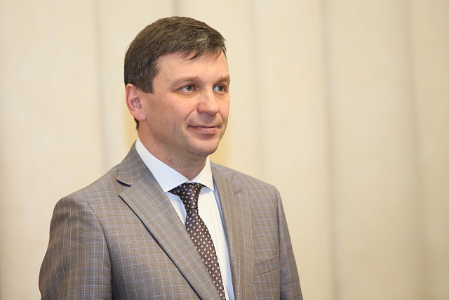 Заместитель председателя правительства — министр сельского хозяйства Пензенской области Андрей Бурлаков поздравил аграриев с профессиональным праздником